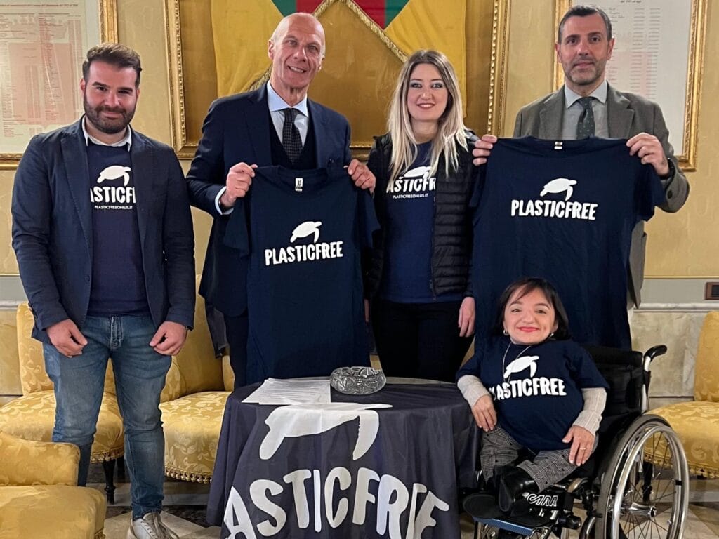 Plastic Free 1 Protocollo d’intesa tra il Comune di Caltanissetta e Plastic Free per sensibilizzare i cittadini