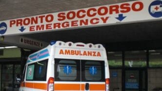 Pronto Soccorso Messina, aggredisce un'infermiera con una stampella: arrestata 57enne al Policlinico