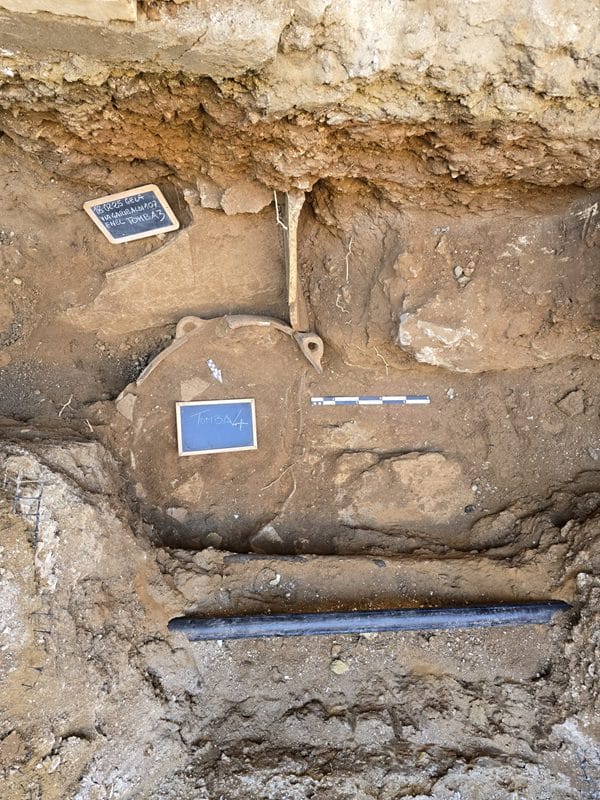Gela2 Gela, riemergono nuovi reperti archeologici durante i lavori dell'Enel in centro storico