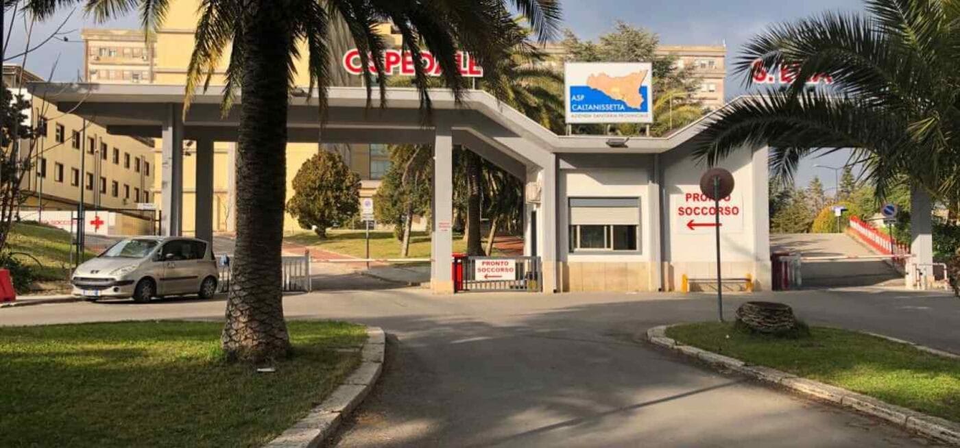 s.elia San Cataldo, operaio 23enne precipita da un tetto: prognosi riservata