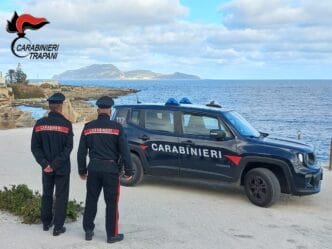 FAV3 1 Favignana, accoltella coppia durante una lite: arrestato un 18enne