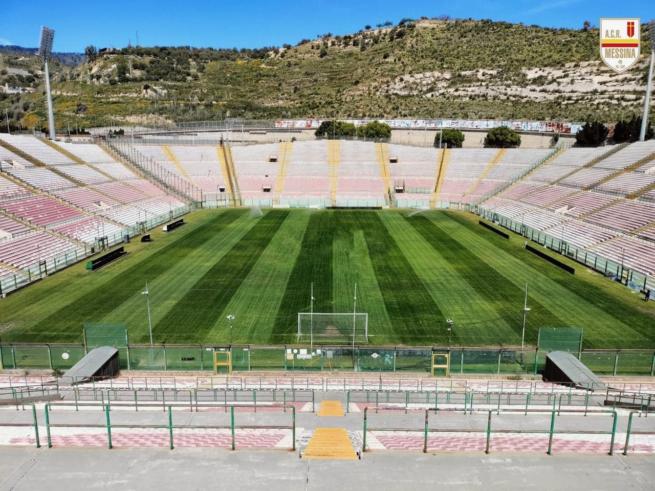 ACR Messina sull'orlo del baratro: il 10 giugno in tribunale si discuterà il fallimento. In dubbio l'iscrizione in serie D