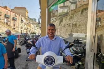 b49a90fc40d1eac082b73f77fb08d877 Scooter rubato a Caltanissetta: la città si mobilita per restituirlo in una gara di solidarietà