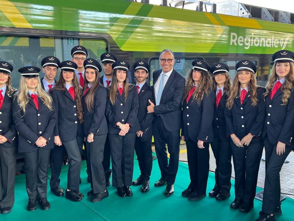 Trasporti, consegnati due nuovi treni elettrici a Trenitalia 4 Arico 1 Trasporti, consegnati due nuovi treni elettrici a Trenitalia