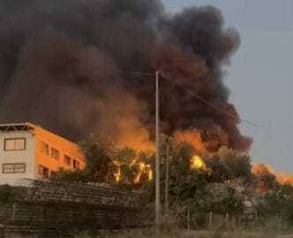 IMG 0111 Ravanusa, incendio nell’azienda di stoccaggio rifiuti: mobilitata la protezione civile