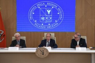 conferenza stampa termovalorizzatori Termovalorizzatori, al via la progettazione per gli impianti di Palermo e Catania