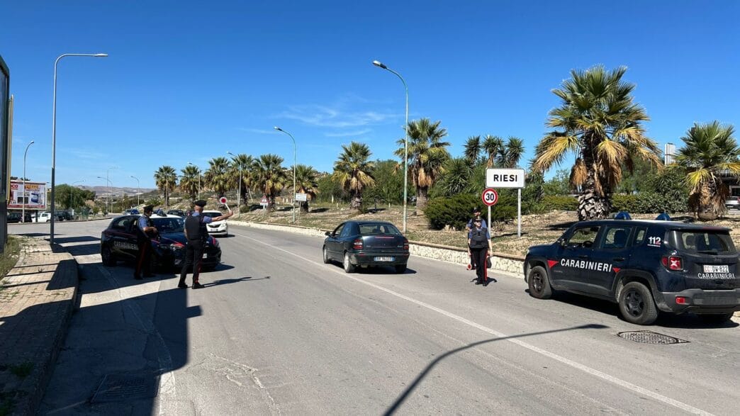 Riesi, arrestato 29enne per spaccio di stupefacenti: sequestrati 95 grammi di hashish
