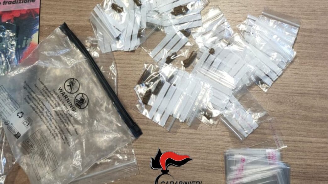 droga mz Mazara del Vallo, smantellata associazione dedita al traffico di droga: 18 arresti
