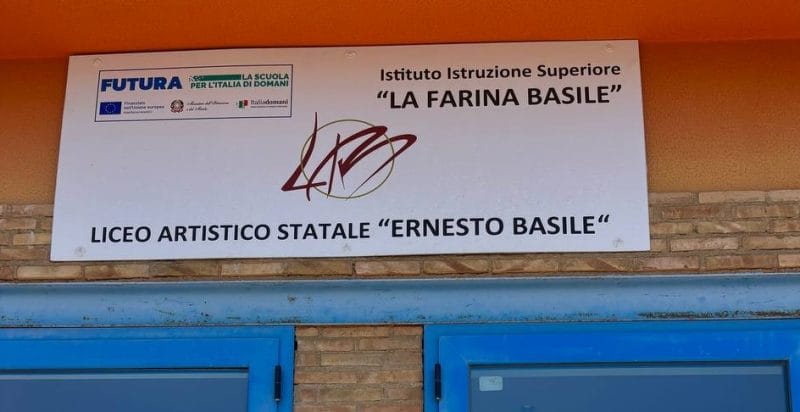 liceo basile 800x412 1 Violenza in un liceo di Messina: ragazza pestata negli spogliatoi