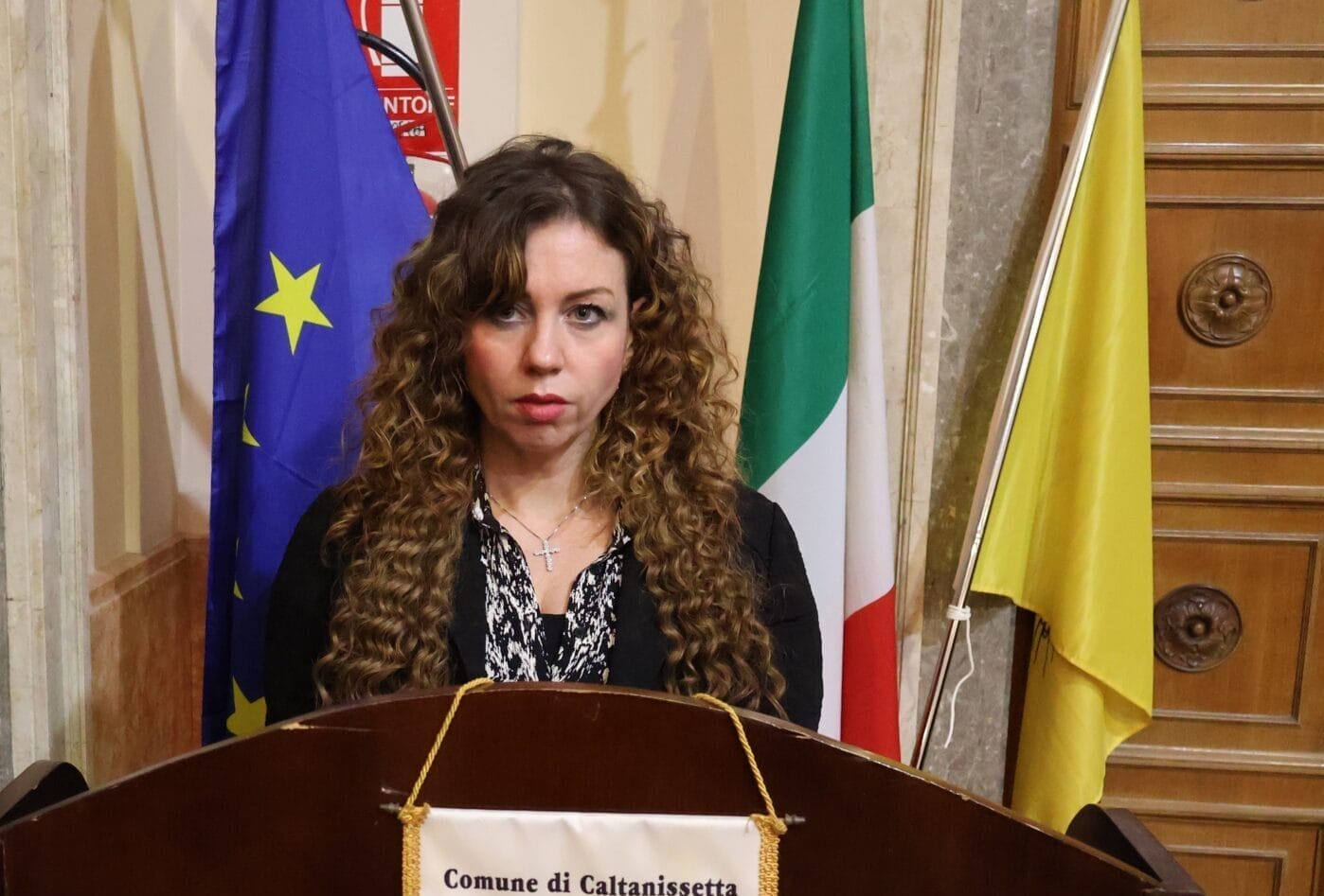 Laura Naselli e1768466003296 Consiglio comunale di Caltanissetta, Naselli giura e prende il posto di Mirisola