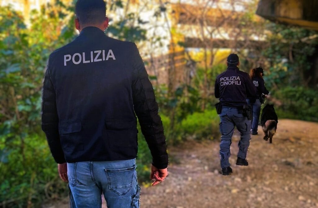 arresto hashish Gela2 Inseguimento e arresto a Gela: hashish e contanti sequestrati