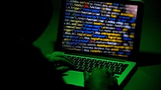 08 hacker ansa 4 Enna, sedicente broker truffa un Sassarese nel trading online