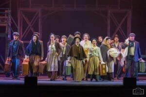 "Camicette Bianche - il musical" : dalla Sicilia all’America storie di emigrazione tra sogni e coraggio 2 145 "Camicette Bianche - il musical" : dalla Sicilia all’America storie di emigrazione tra sogni e coraggio