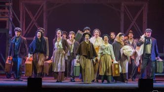 "Camicette Bianche - il musical" : dalla Sicilia all’America storie di emigrazione tra sogni e coraggio 122 145 "Camicette Bianche - il musical" : dalla Sicilia all’America storie di emigrazione tra sogni e coraggio