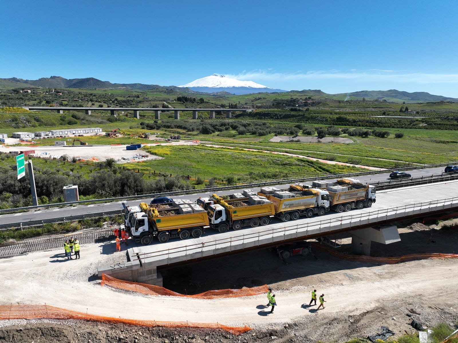 Foto 3 A19 Palermo-Catania, concluse le prime prove di carico sul viadotto Alfio