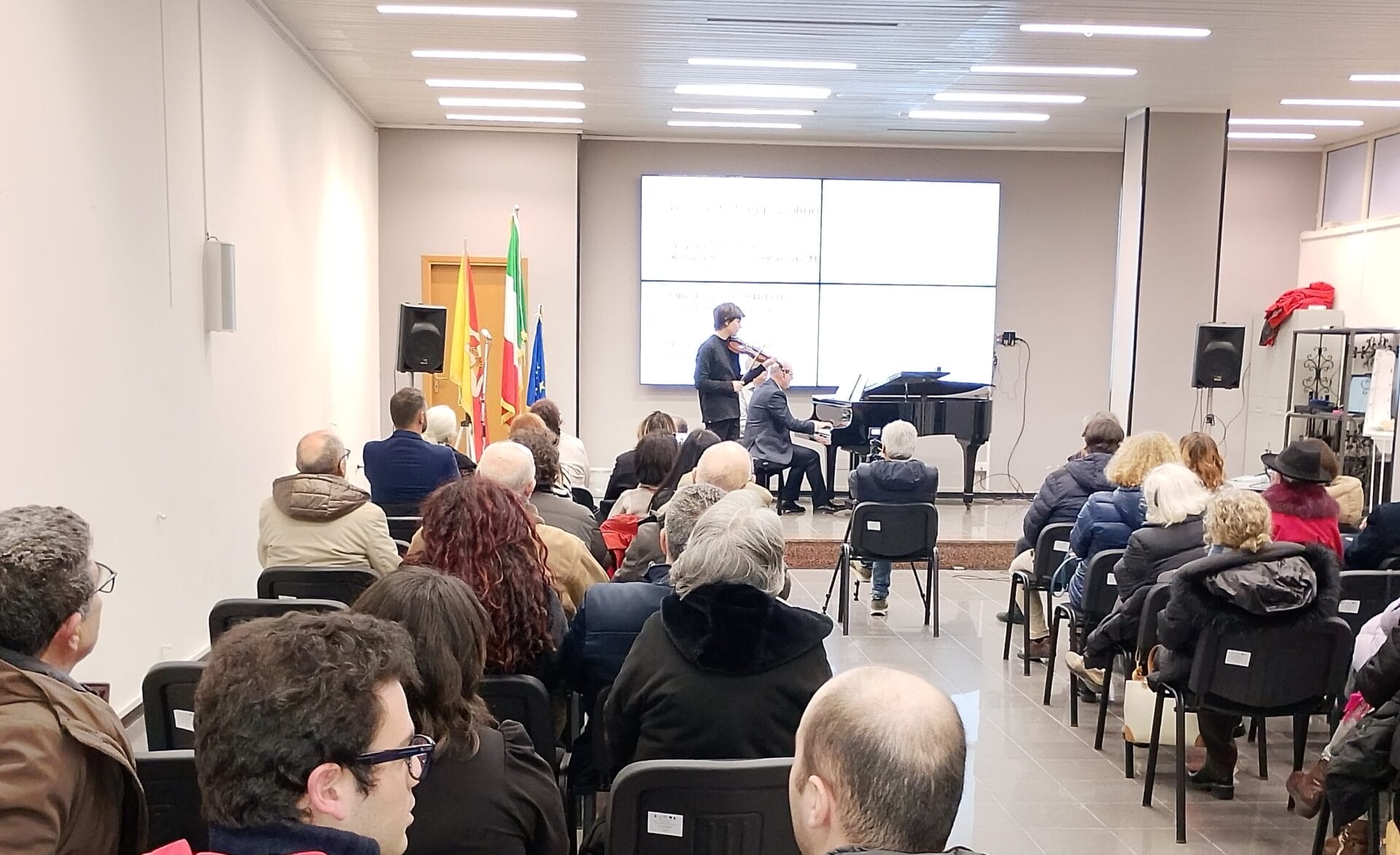 IMG 20260331 192414 San Cataldo, il violinista Leonardo Enna incanta la sala Borsellino