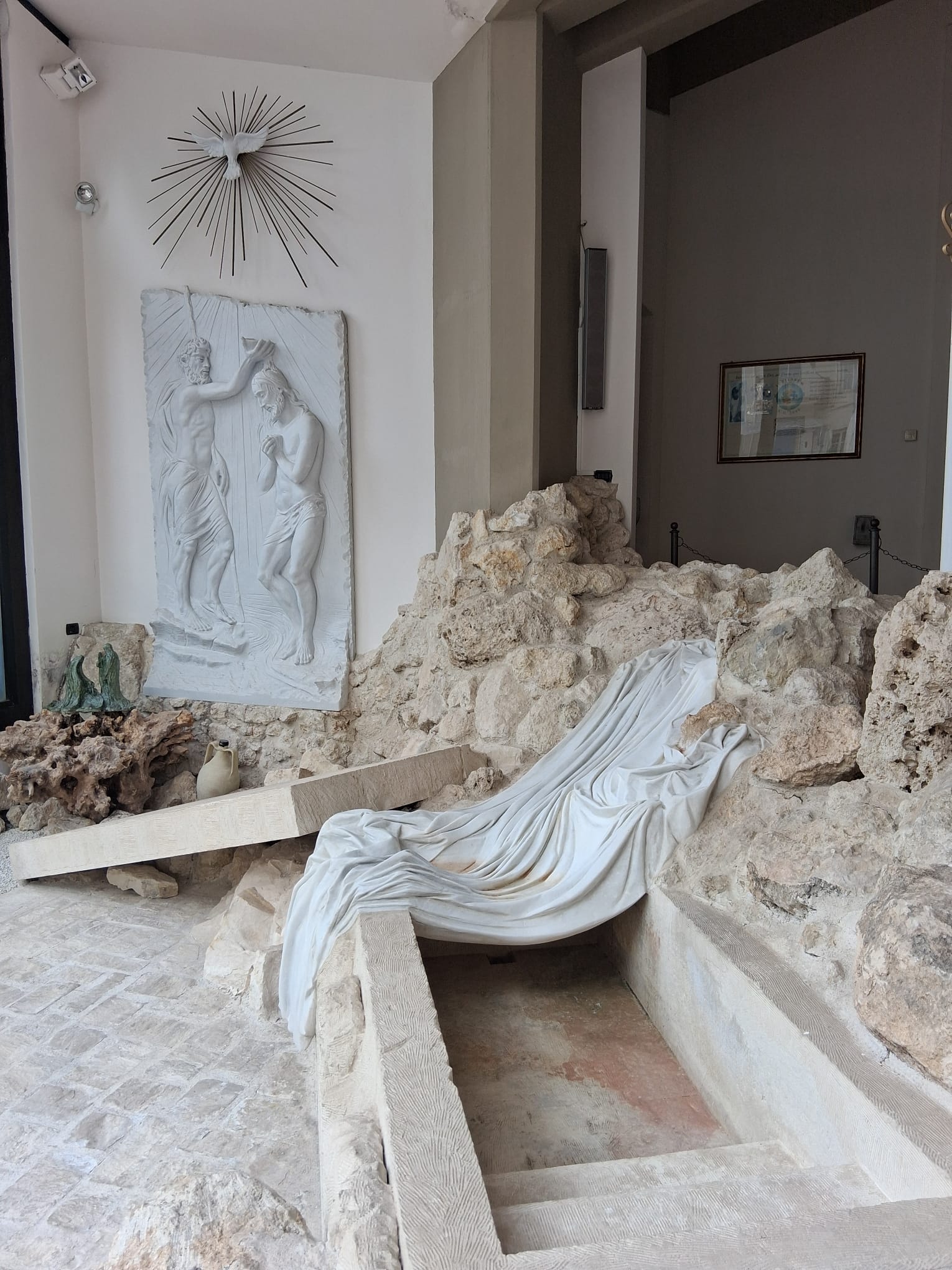 foto2 Il respiro della pietra: i 25 anni del battistero di San Pietro a Caltanissetta di Onofrio La Leggia