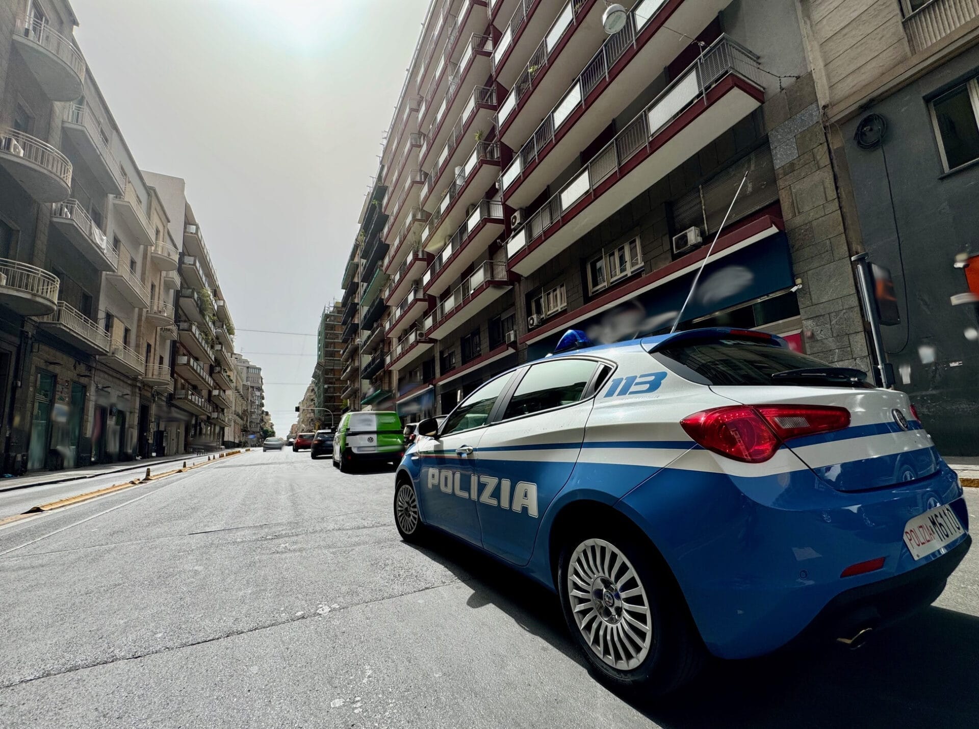 NON RESISTE AI CIOCCOLATINI E RUBA 18 CONFEZIONI DI PRODOTTI LADRA 35ENNE ARRESTATA DALLA POLIZIA DI STATO Furto in un supermercato di Catania: arrestata ladra di cioccolatini