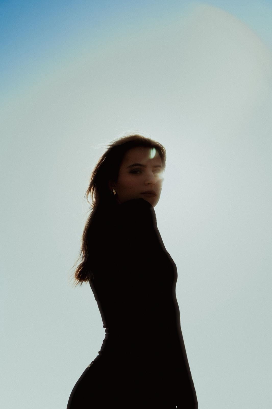 WhatsApp Image 2026 05 07 at 12.37.38 4 1 La cantante nissena Lidia Vitrano pubblica il suo primo EP "Bruma"