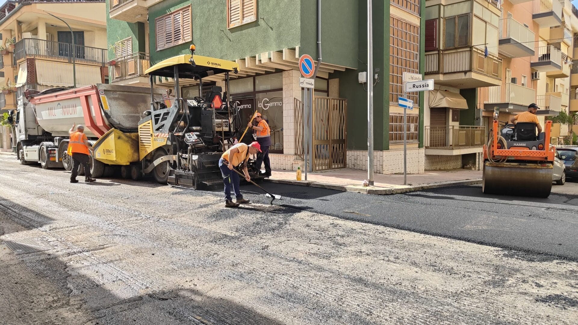 Gela, avviati i lavori di asfaltatura nelle aree rurali e in diversi tratti cittadini