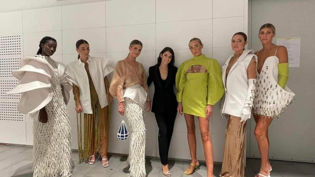 aurora con modella Da Caltanissetta a Patrizia Pepe: il mondo della moda di Aurora Salamanca                 